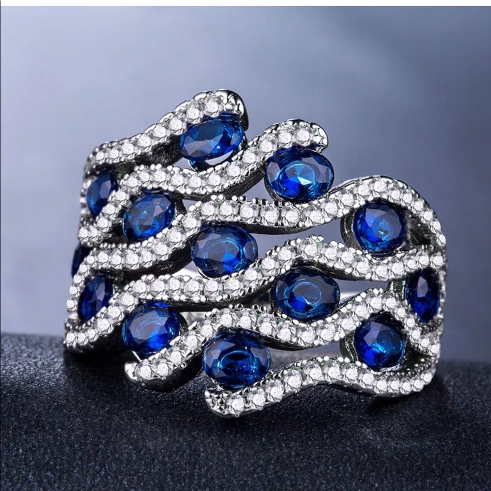 New 925 Silver Beautiful Blue White Sapphire Ring - Picture 3 of 5